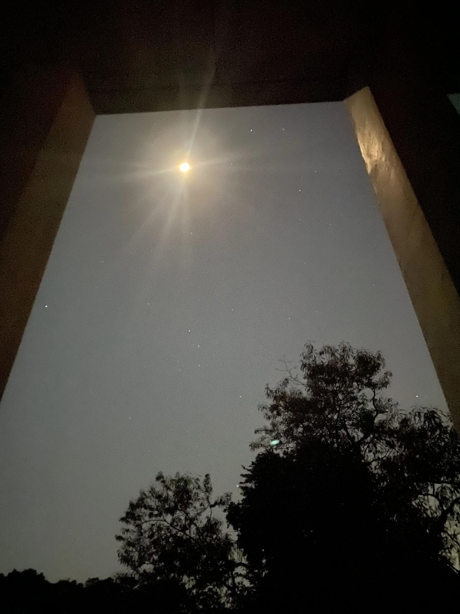 Cielo enmarcado por la arquitectura